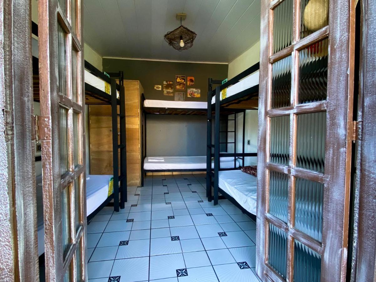 A Coroa Hostel & Suites Араял до Кабо Екстериор снимка